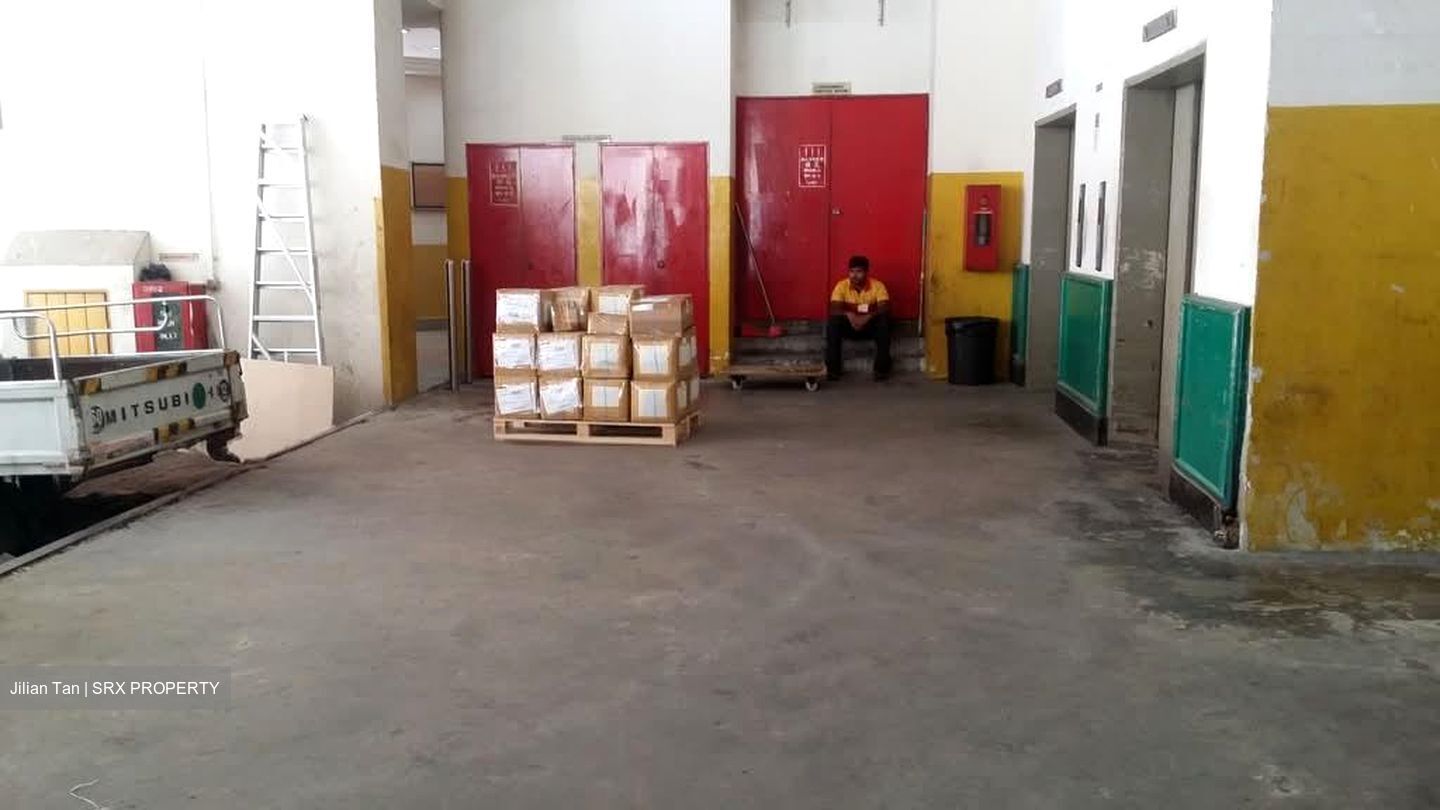 Valiant Industrial Building (D13), Factory #552434571
